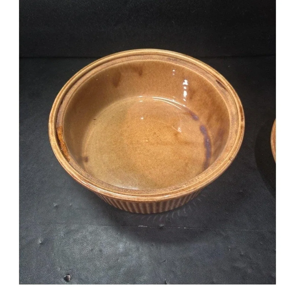 USA‎ Stoneware Lidded Bean Pot, Brown Tan Ribbed Crock, Vtg Rustic Kitchenware